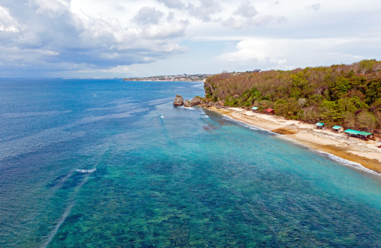 thomas beach uluwatu