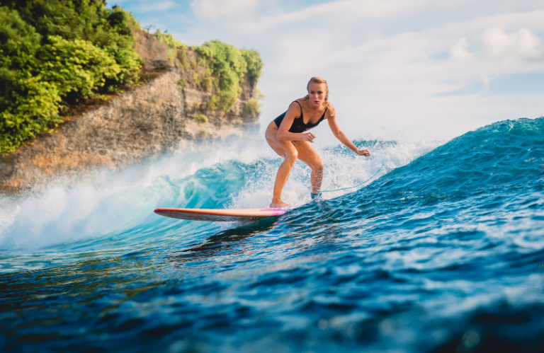 uluwatu beach surfing