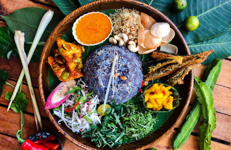 vegetarian thai restaurant in thailand