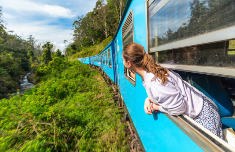 ella FAMOUS TRAIN sri lanka