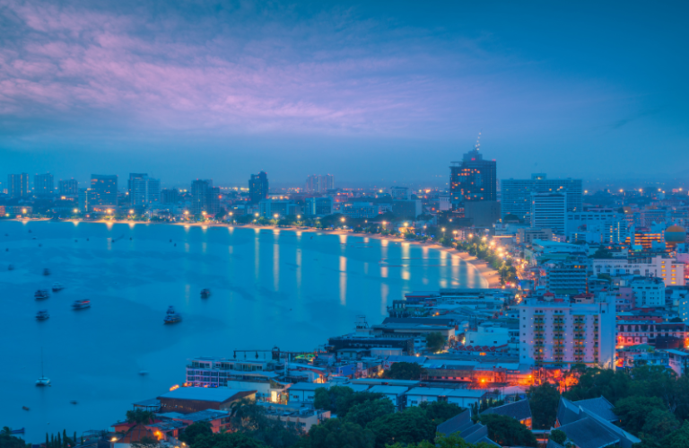 pattaya beach at night